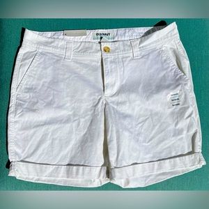 New White Bermuda Shorts by Old Navy size 6